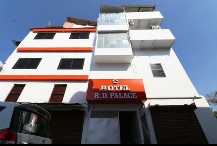 Hotel R D Palace Varanasi Exteriör bild