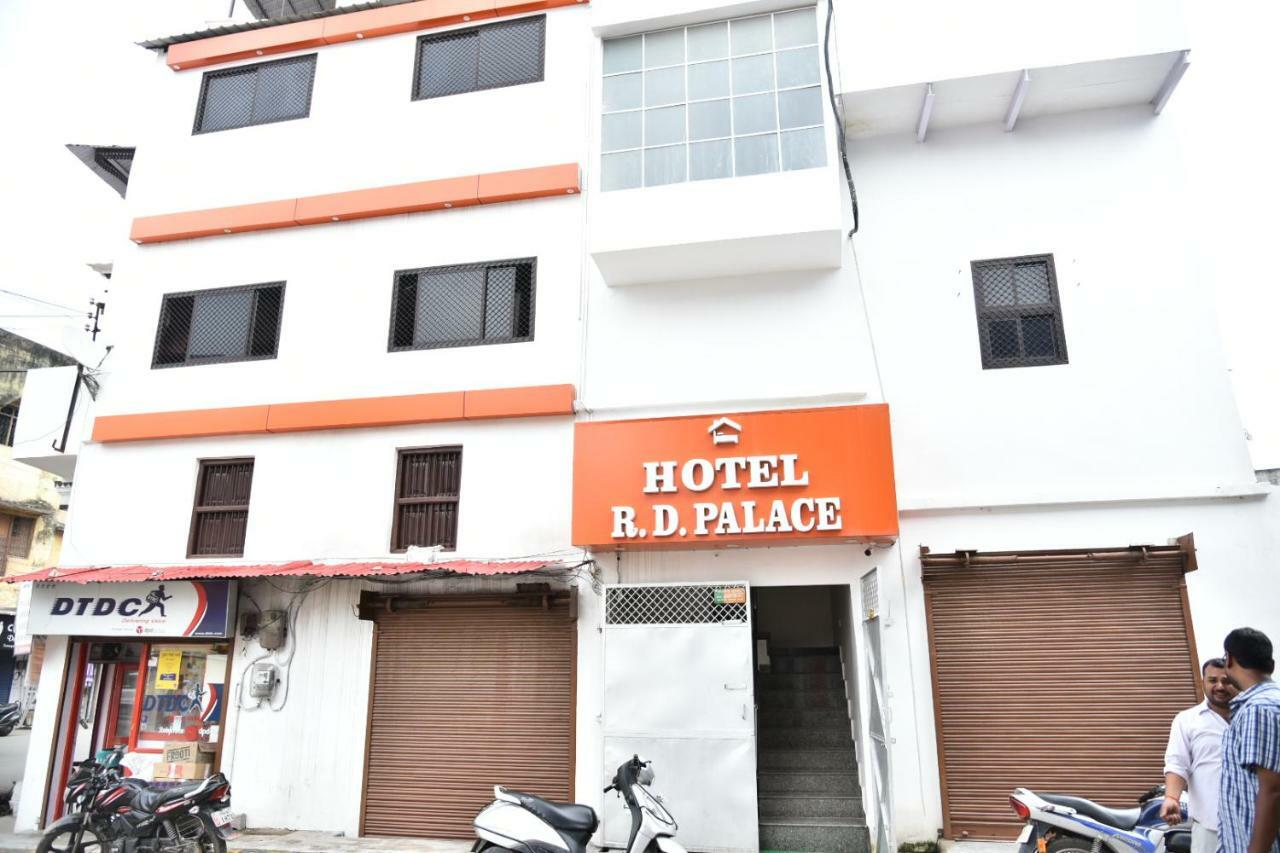 Hotel R D Palace Varanasi Exteriör bild